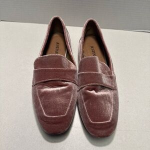 JustFab Velvet Loafers in Dusty Rose